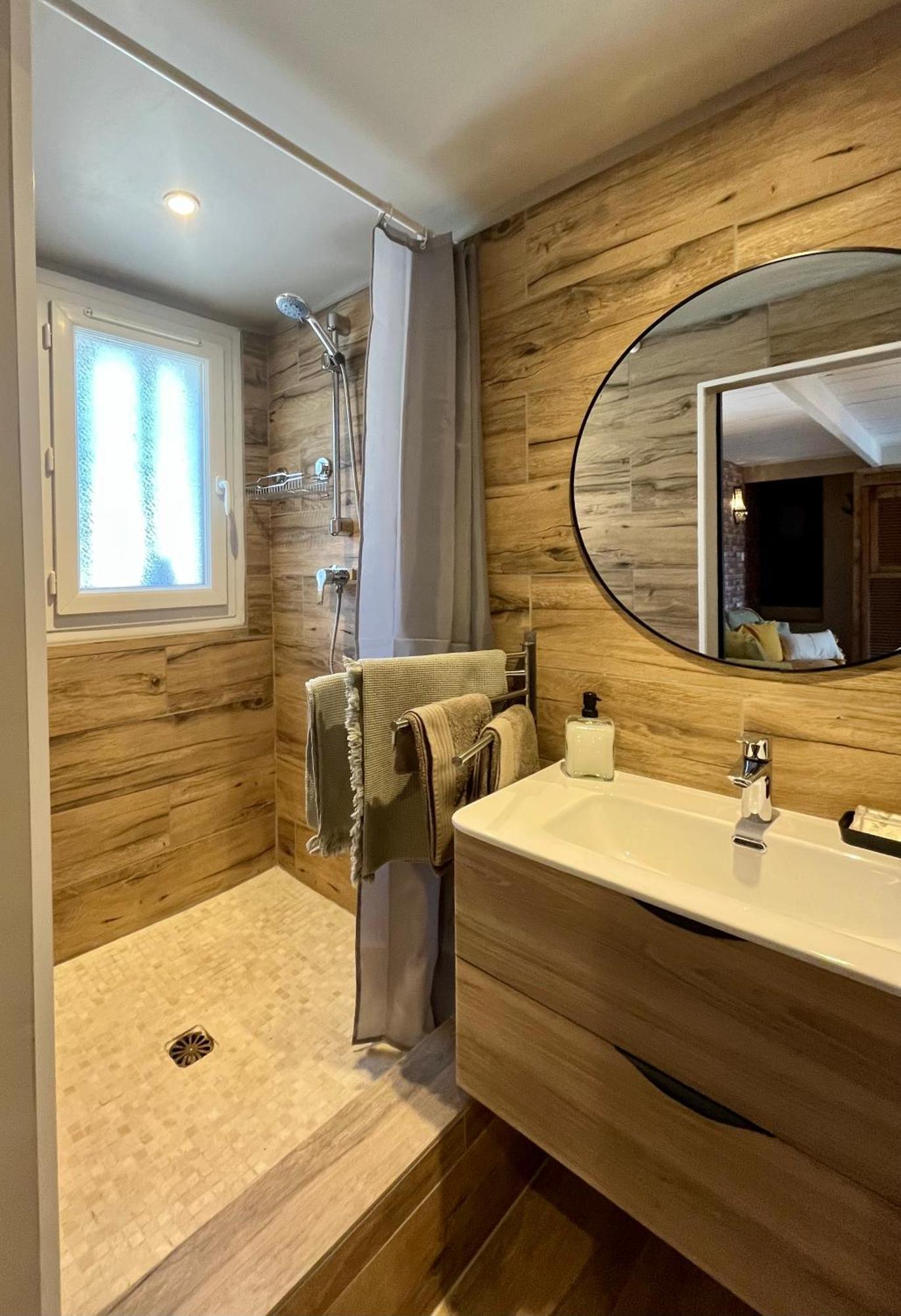 La Maison D'Eddy Et Caro Aux Portes Du Verdon Trigance Esterno foto